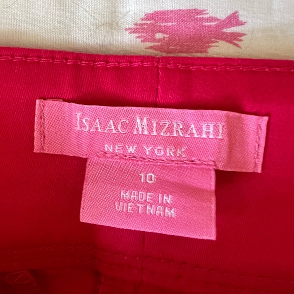 Isaac Mizrahi Barbie pink scalloped shorts size 10 - Picture 2 of 3